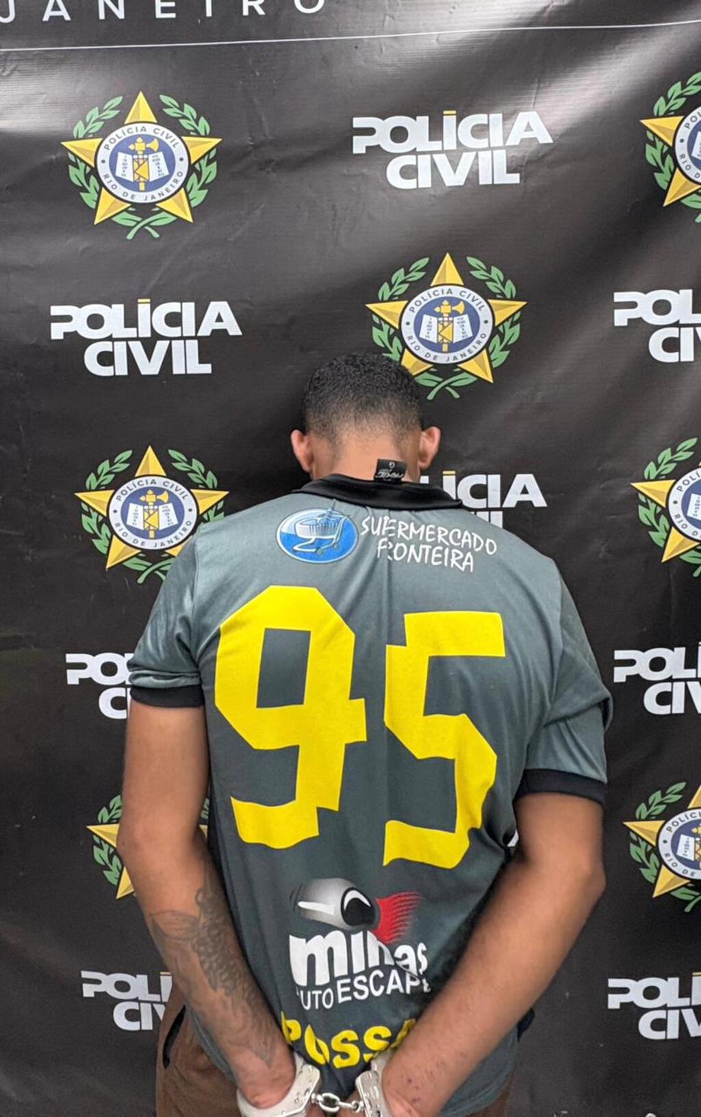 POLÍCIA CIVIL PRENDE TRAFICANTE EM FLAGRANTE DURANTE OPERAÇÃO NO LAGOMAR