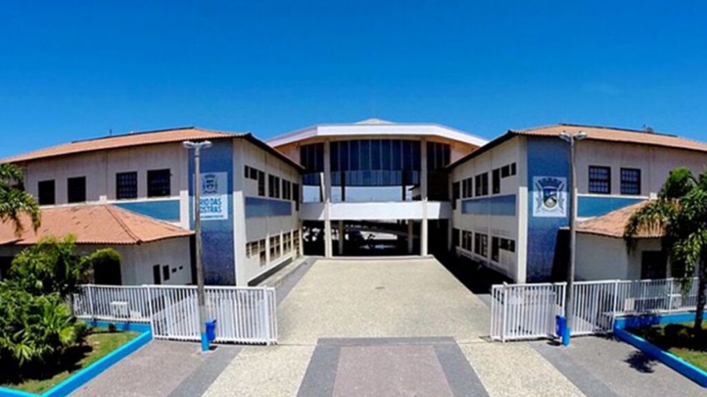 Trabalhador morre após cair de escada enquanto realizava manutenção na sede da Prefeitura de Rio das Ostras