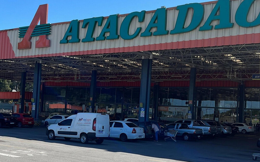 🛑 Supermercado Atacadão é interditado pela Vigilância Sanitária em Macaé após irregularidades de higiene