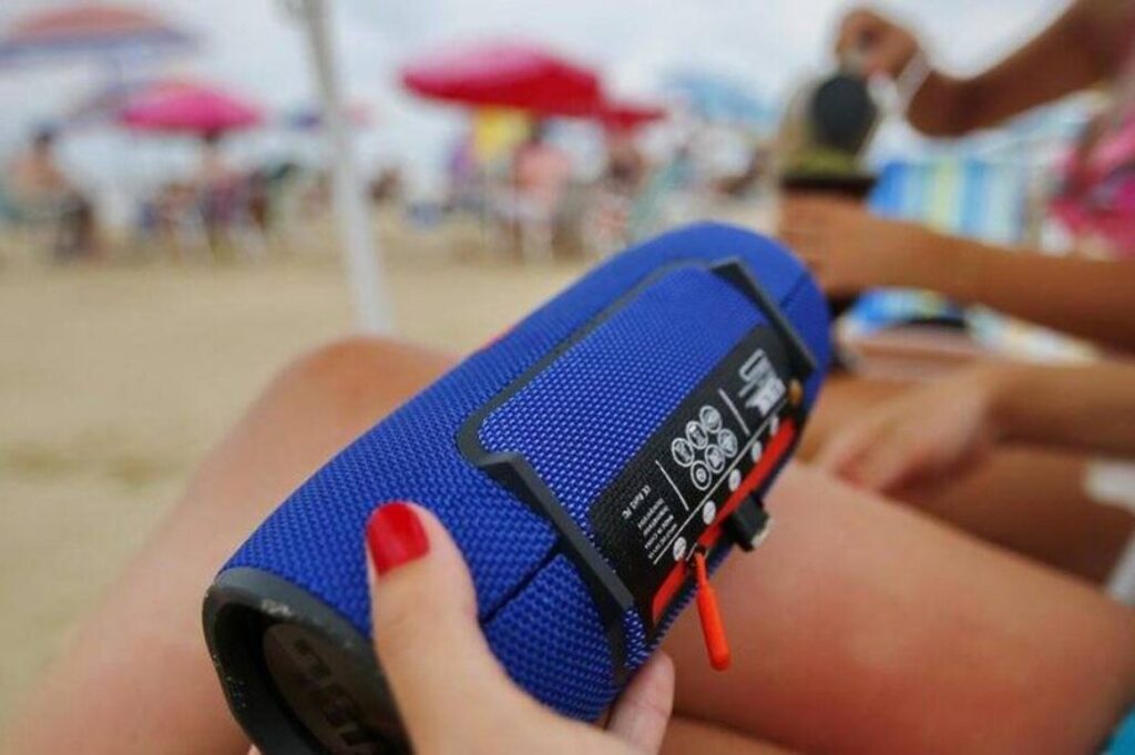 Macaé adota regras mais rígidas contra poluição sonora nas praias durante o verão