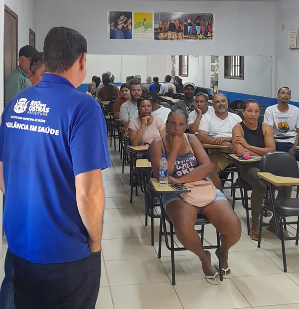 Vigilância Sanitária de Rio das Ostras orienta comerciantes da Festa do Feijão sobre boas práticas